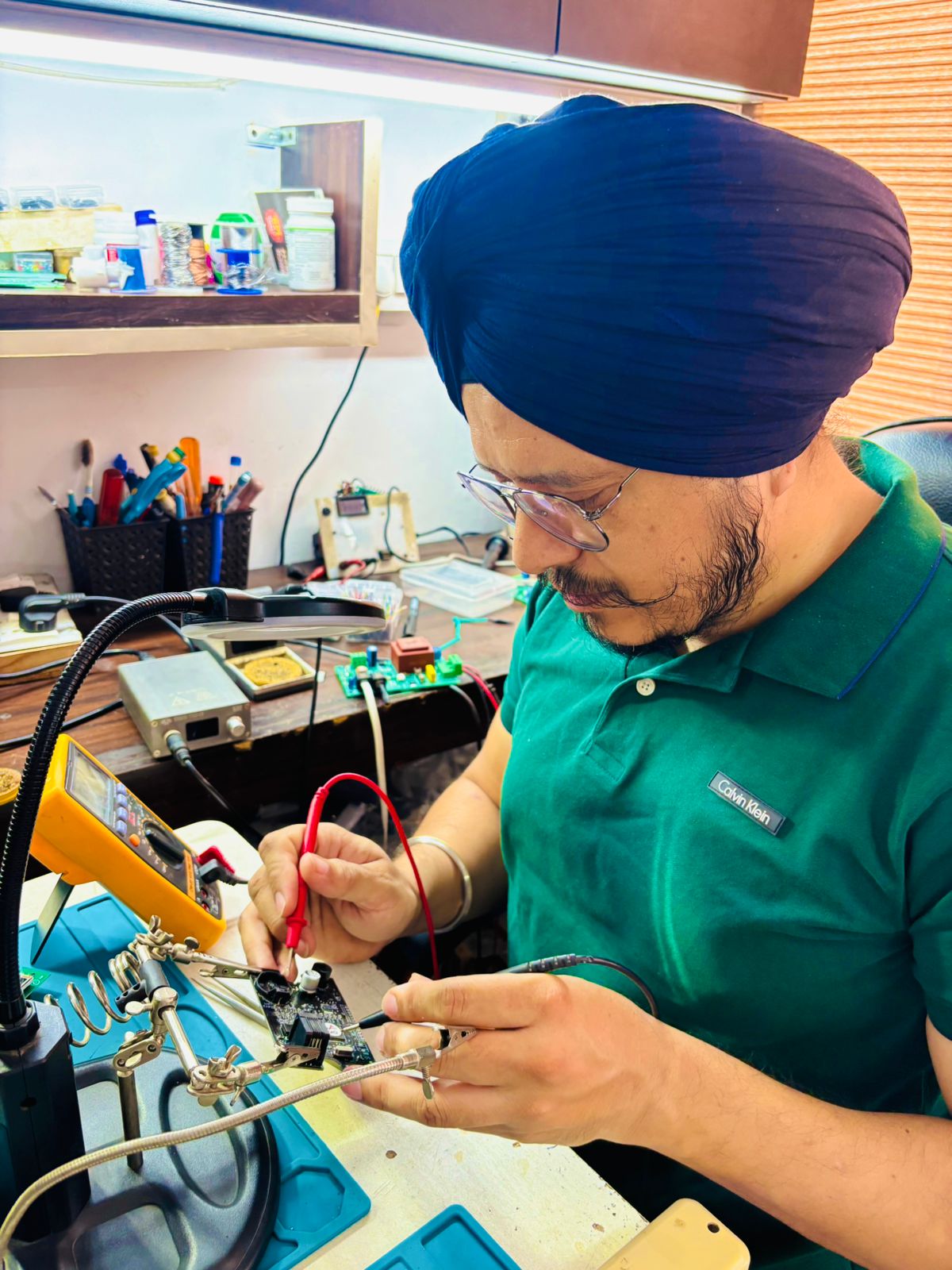 Custom engineering PCB micro-soldering R&D lab